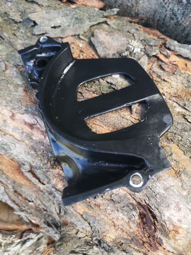 Honda XR200R XL185S XL125S Front Sprocket Cover 11361KA2000 e