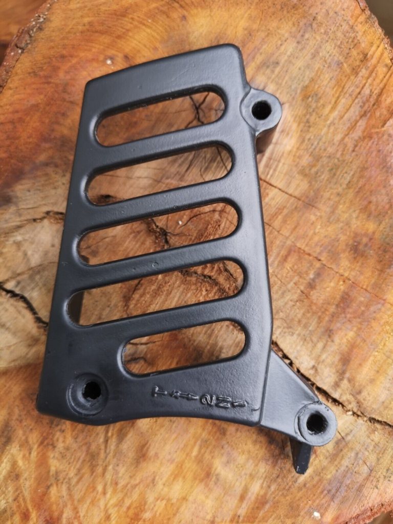 Kawasaki KX125 250 420 KDX175 400 420 450 front chain cover 14026101221 1978-81 (3)