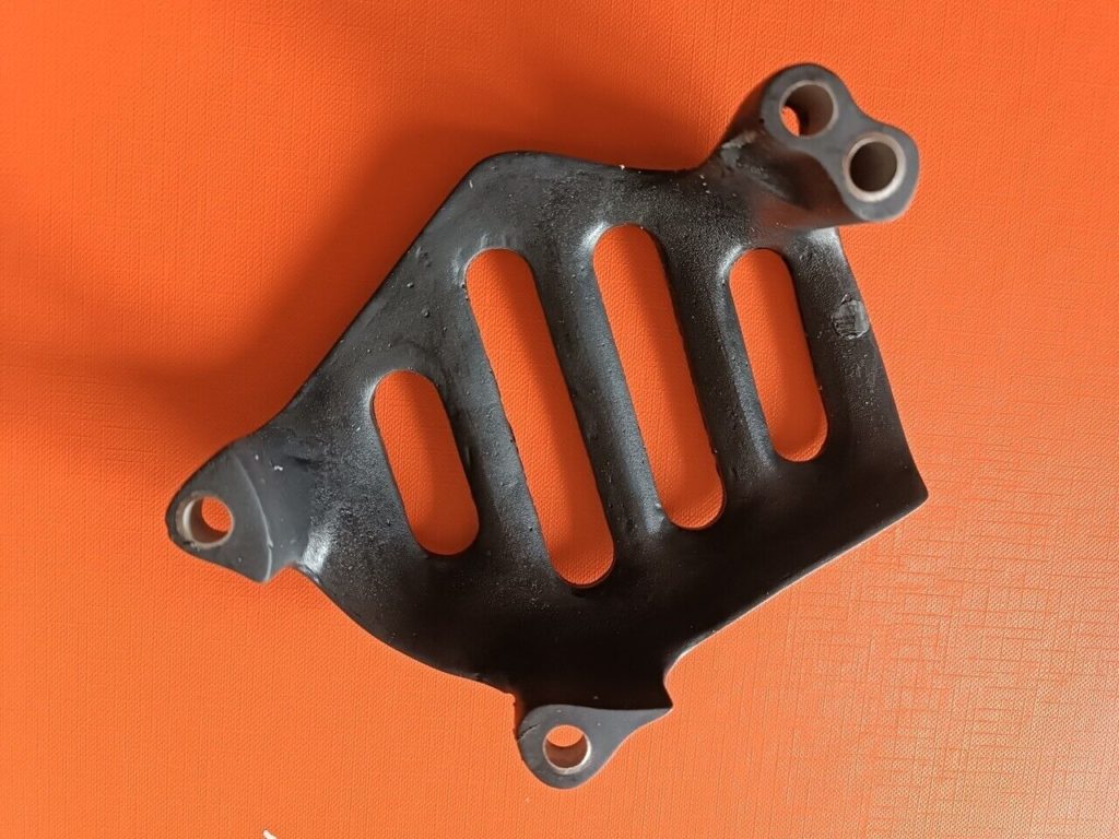 Suzuki 1976-1978 RM100 RM125 RM250 RM370 RM400 engine sprocket cover c