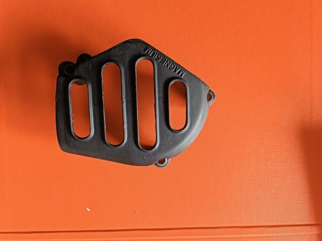 Suzuki 1976-1978 RM100 RM125 RM250 RM370 RM400 engine sprocket cover d